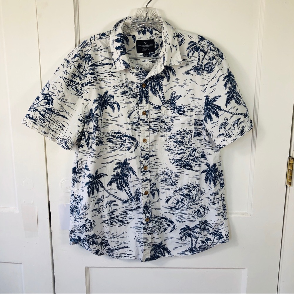 Men’s AEO Hawaiian Print Button Down Shirt